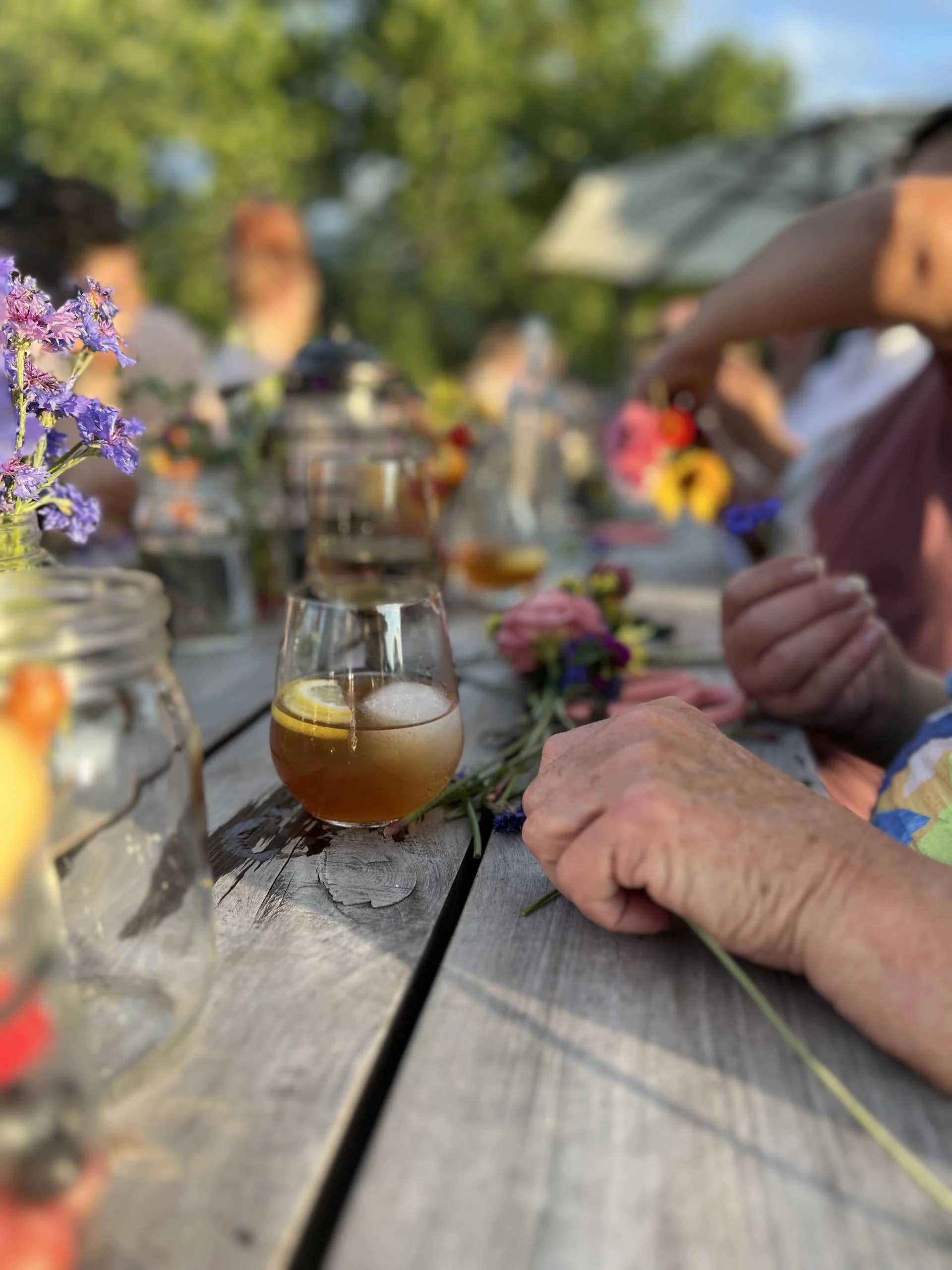 Crowns & Cocktails Workshop with Mount Olive Farms