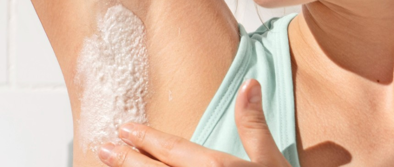 Shave preps under womens armpit