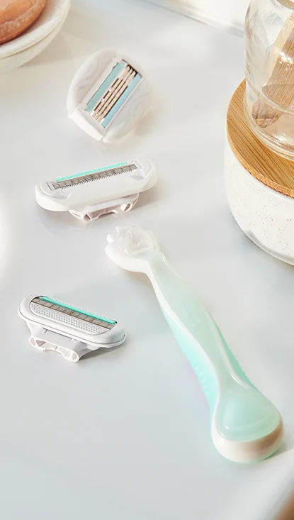 Deluxe Smooth Sensitive Razor