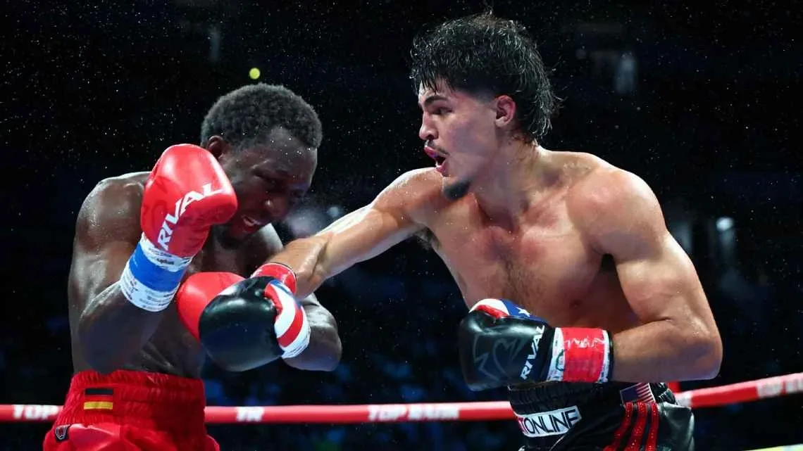 Emiliano Vargas sees friend Zayas beating Ennis in 'tough fight'