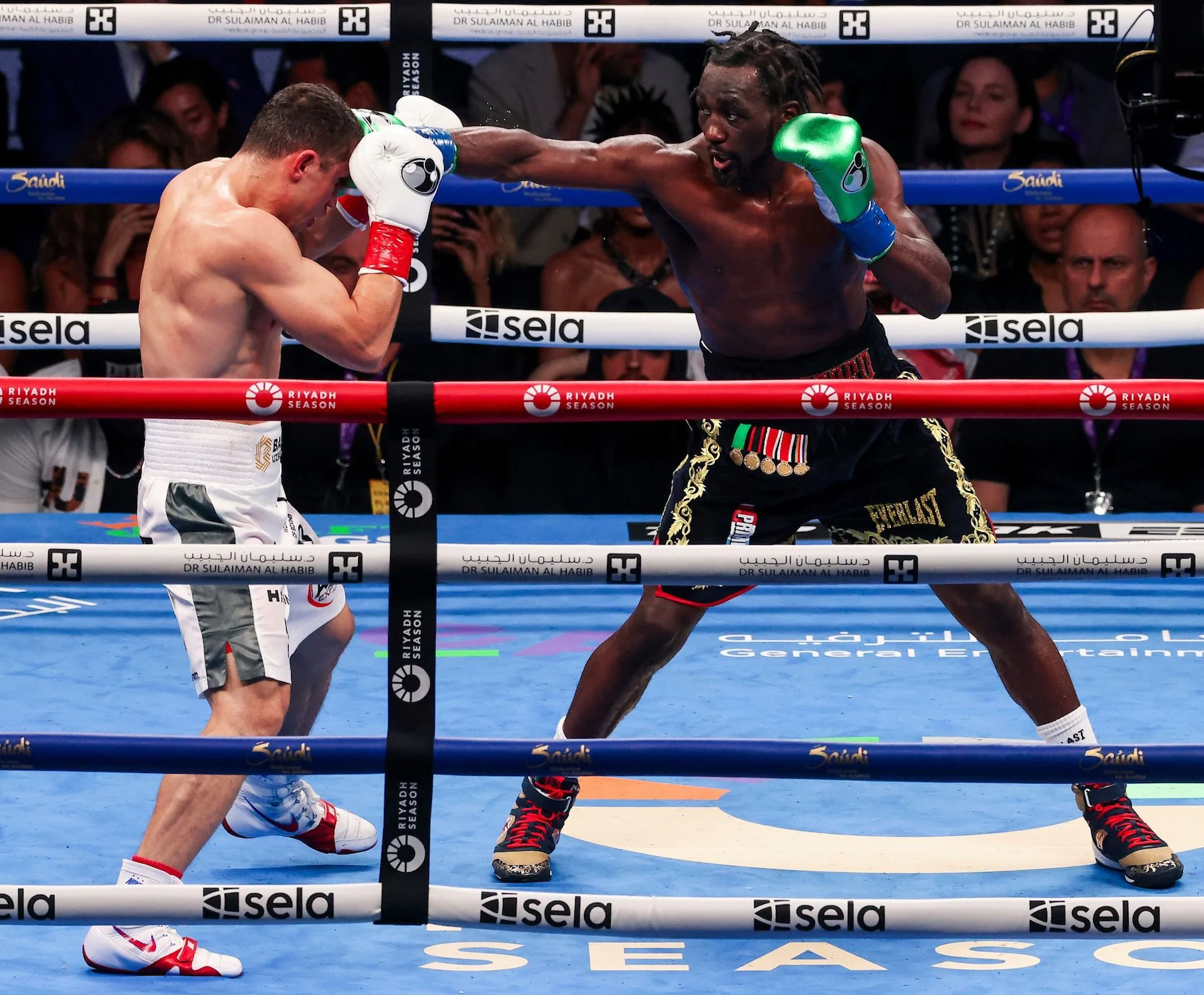 テレンス・クロフォードはカネロ・アルバレス型の相手にどう立ち向かっ