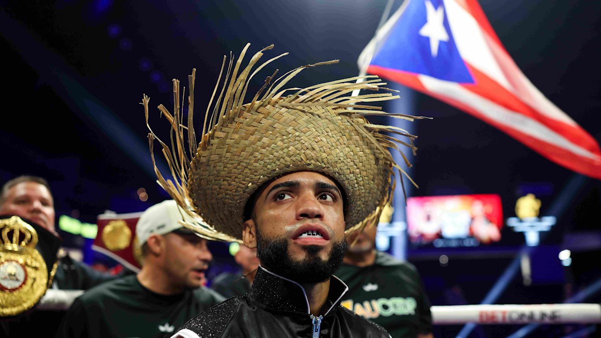 Ring, unified 105-pound champ Collazo moves up vs. Sandoval on Oct. 10