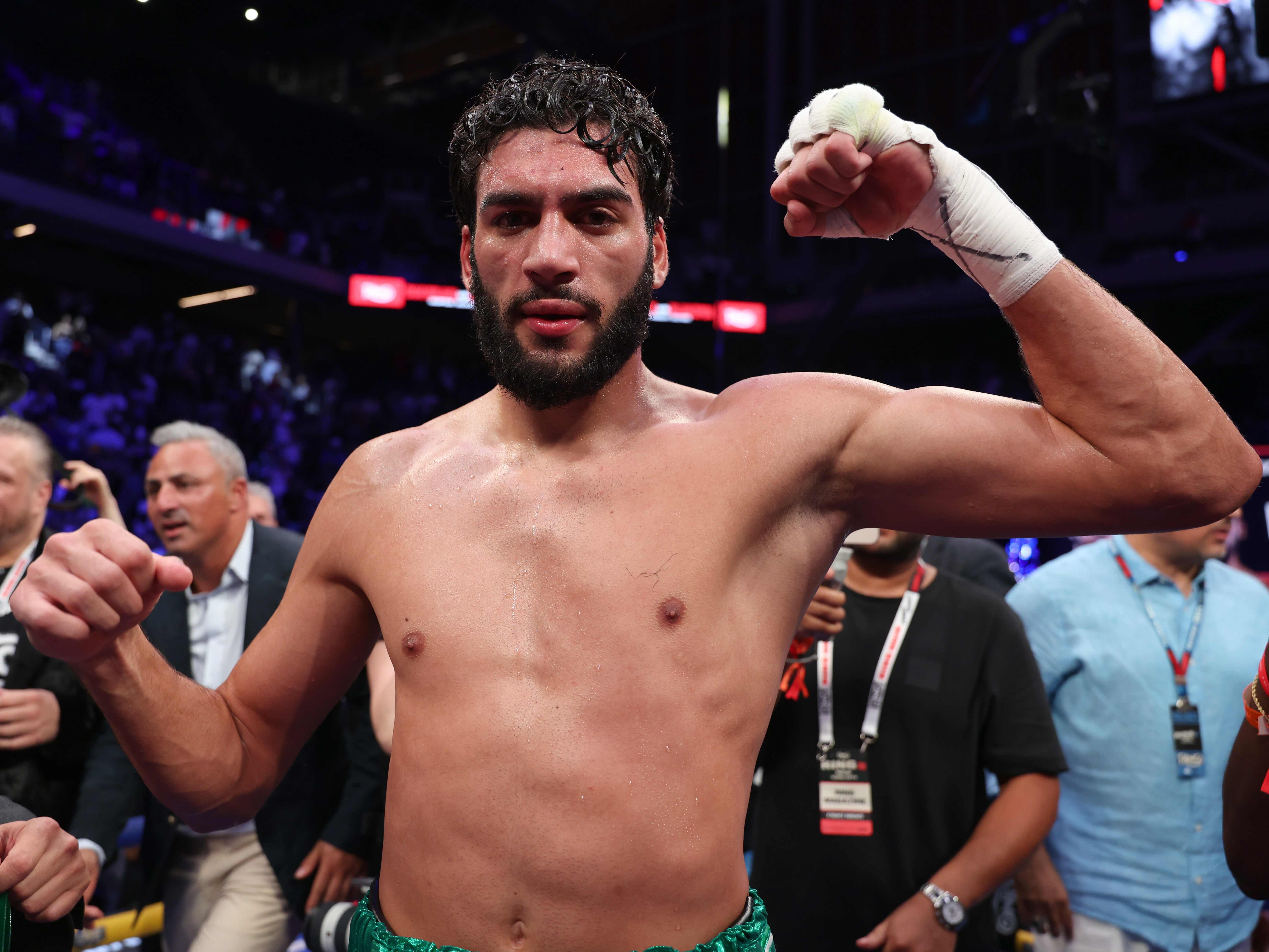 Sheeraz Rind Hamzah Sheeraz Promises To Stand And Trade With Canelo, Even If It ...