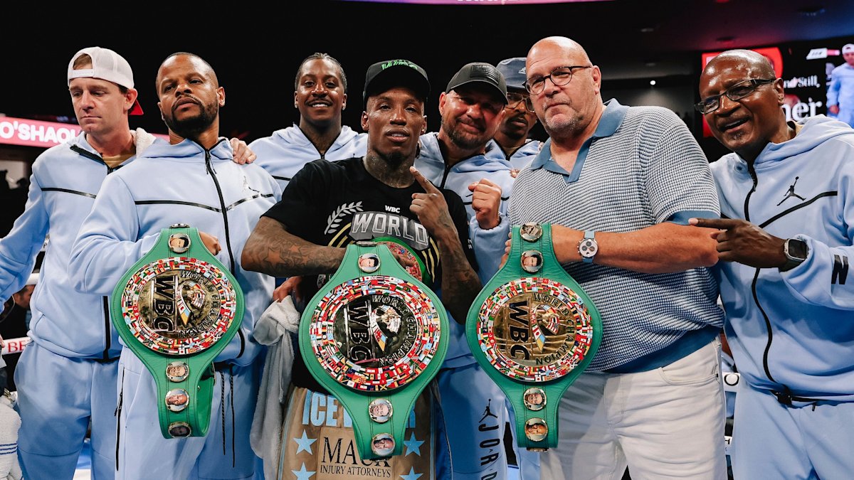 Foster Would Move Up To Lightweight If He Can't Get Navarrete Next