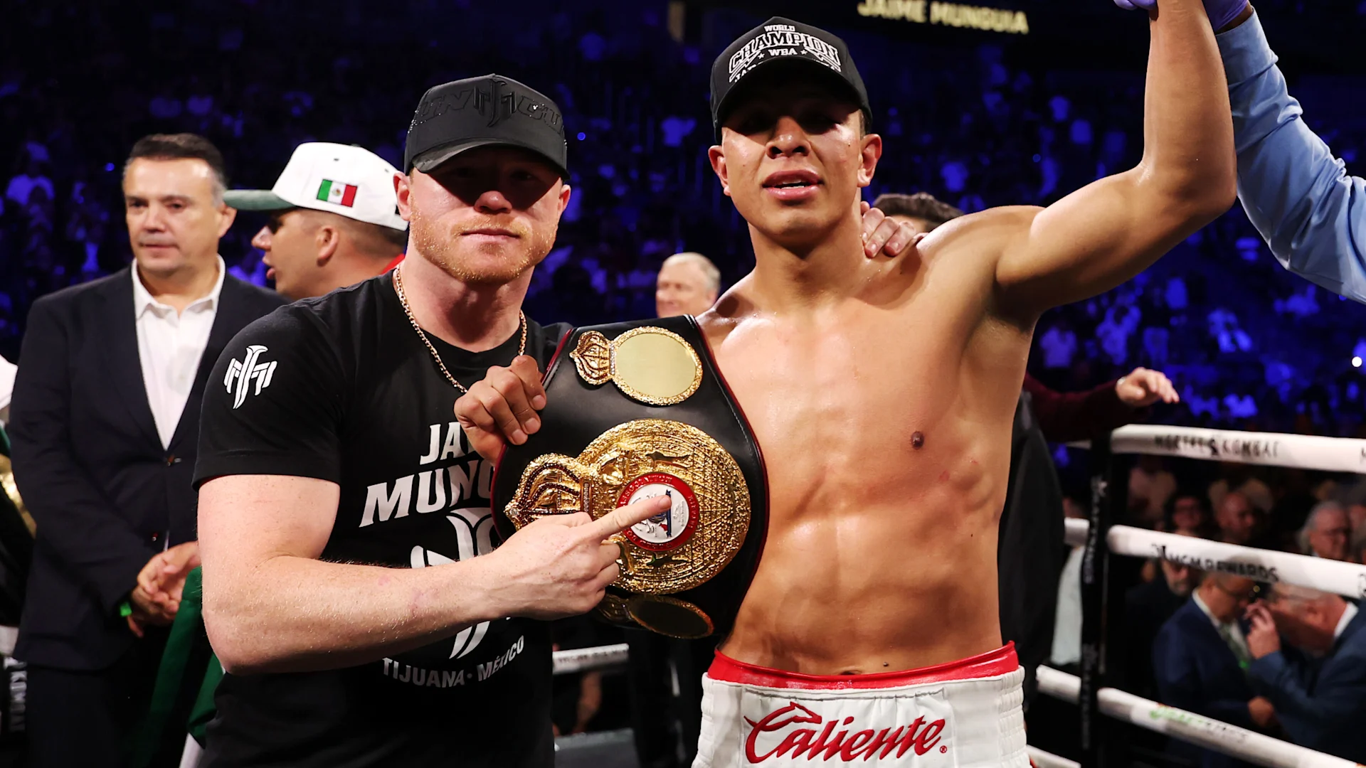 Canelo would love passing Mexican torch to teammate Munguia
