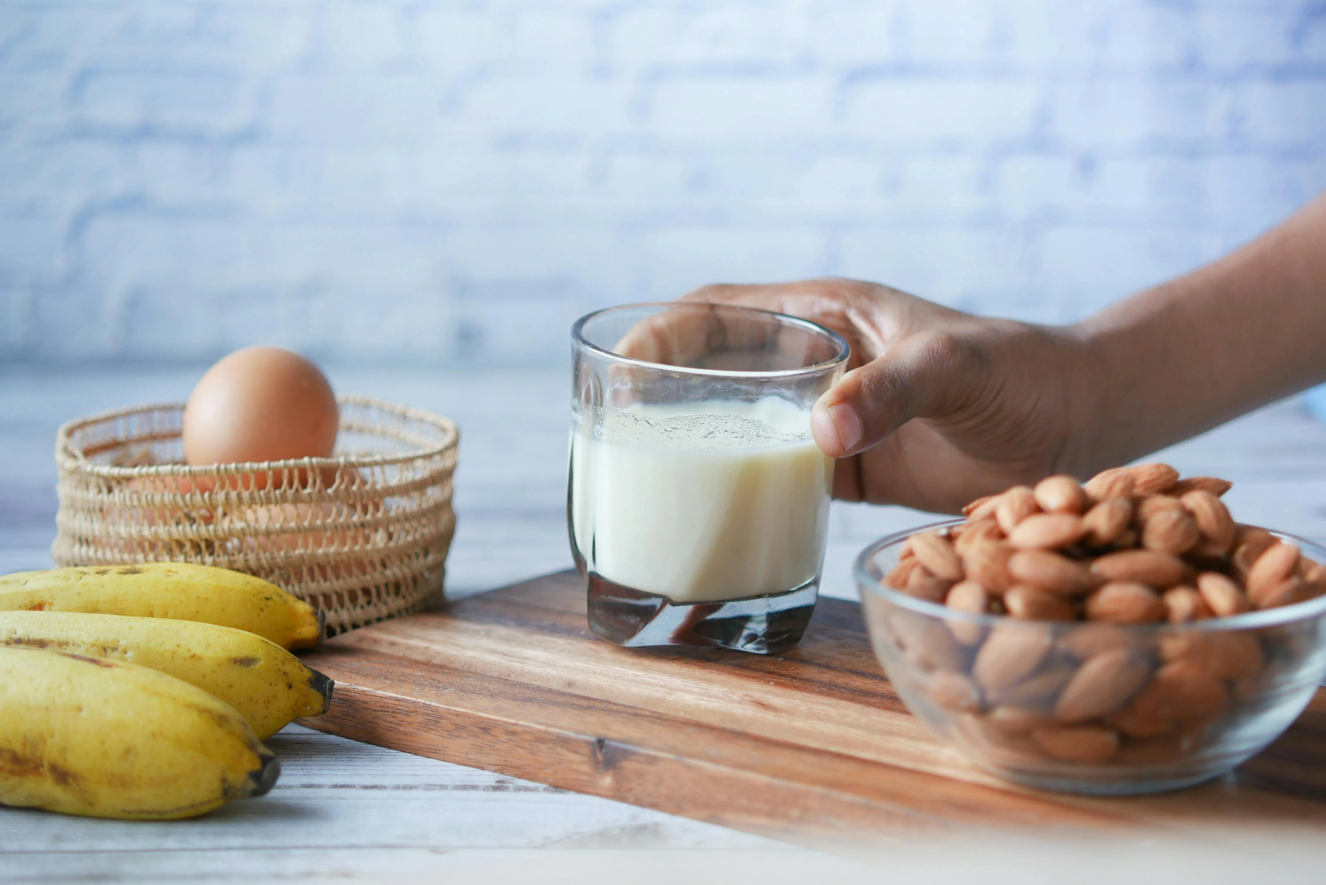 calcium rich foods in India vegetarian including milk paneer ragi sesame seeds and leafy vegetables for strong bones