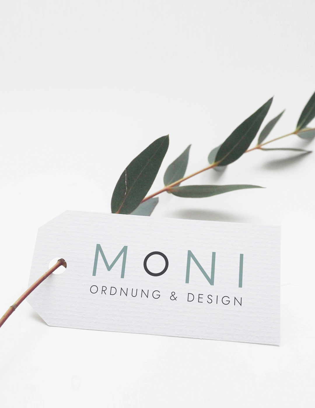 Mockup Moni Lustenberger Logo 1080x1400px