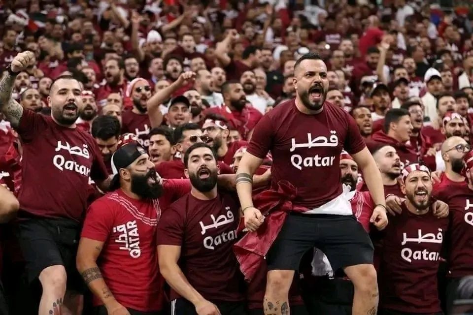 Os ‘Ultras’ do Catar: quem é a torcida organizada que ficou atrás do gol durante a abertura