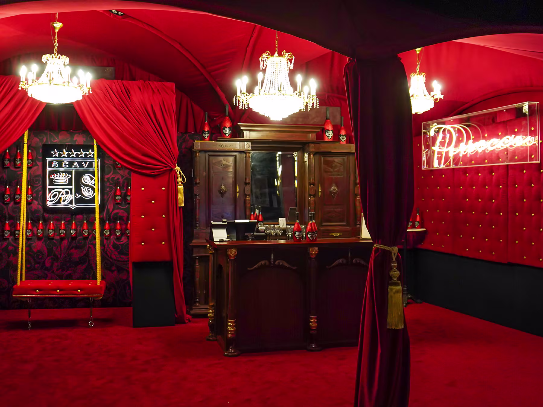 Scavi und Ray Moulin Rouge! Das Musical in Lounge