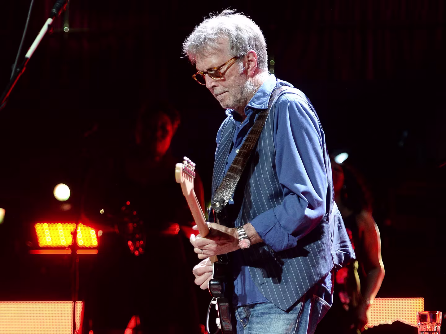 Eric Clapton spielt Gitarre