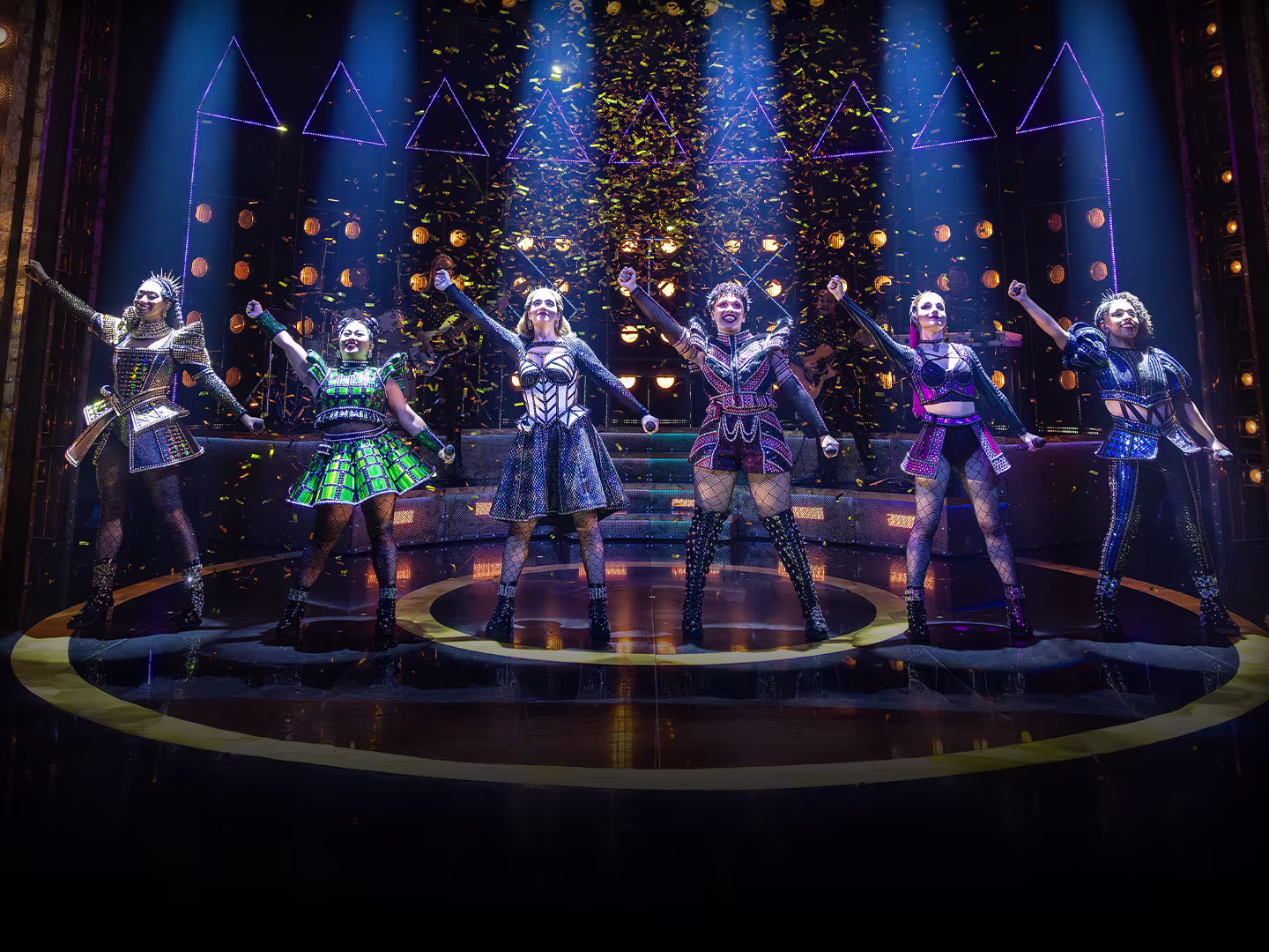 Six Showbild mit Königinnen, Konfetti und Licht