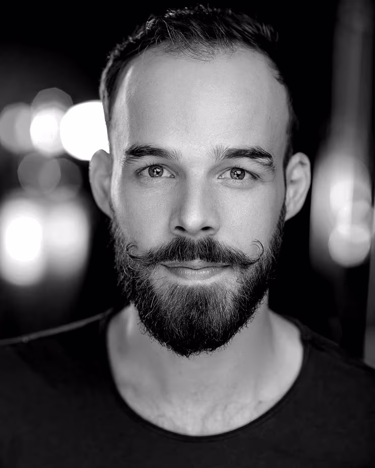 Headshot des Starlight Express Cast Mitglieds Terence Uphoff