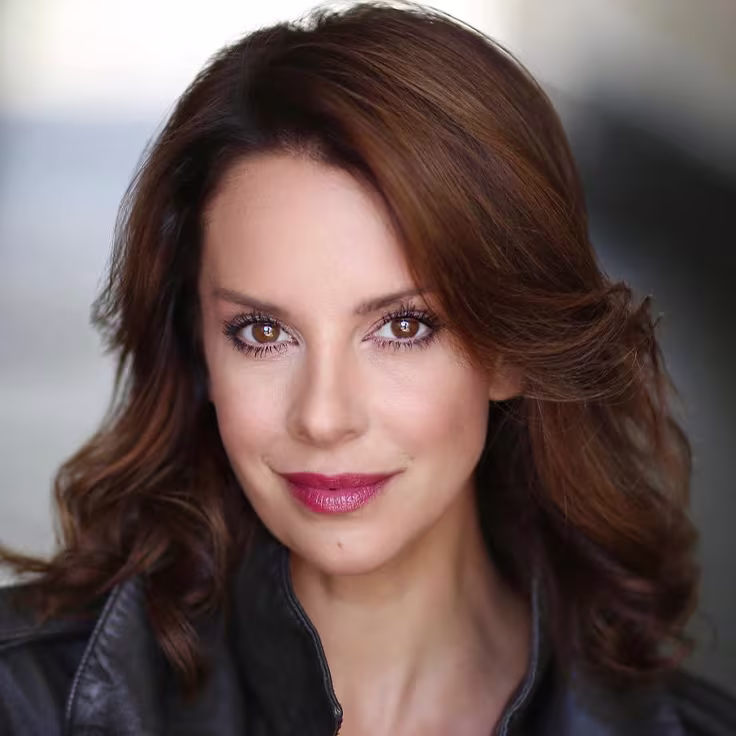 Headshot von Kinky Boots Cast-Mitglied Lucy Williamson