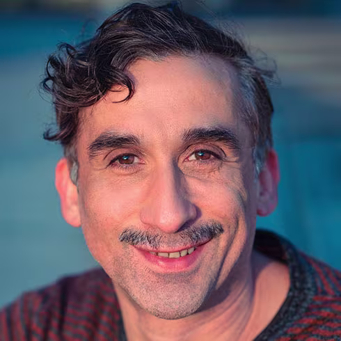 Porträt von Moulin Rouge Cast-Mitglied Gianni Meurer