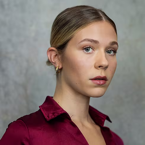 Portrait von Moulin Rouge Darstellerin Annabelle Adey
