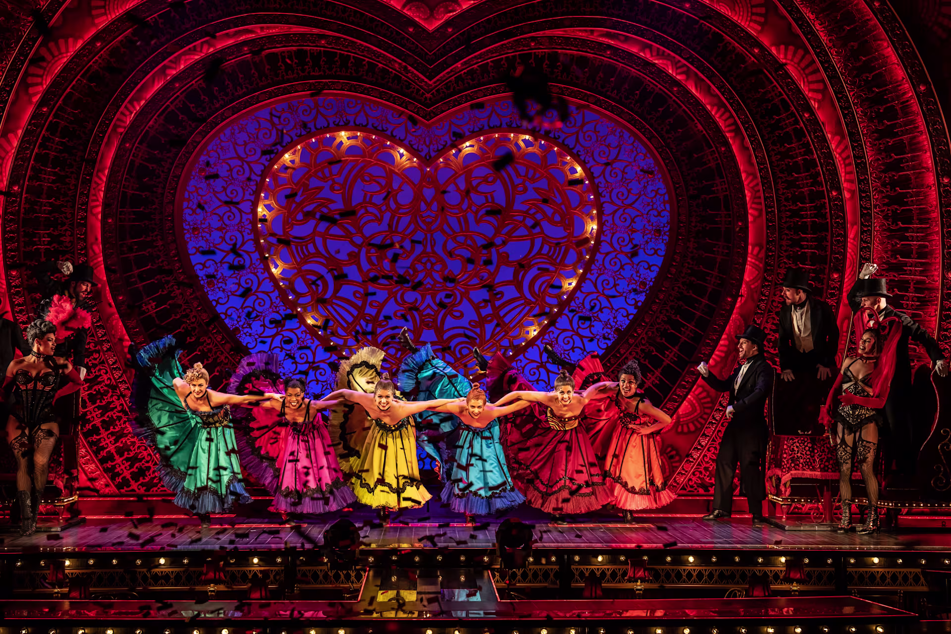 moulin-rouge-themenkampagne-costume-bildergalerie-slide3