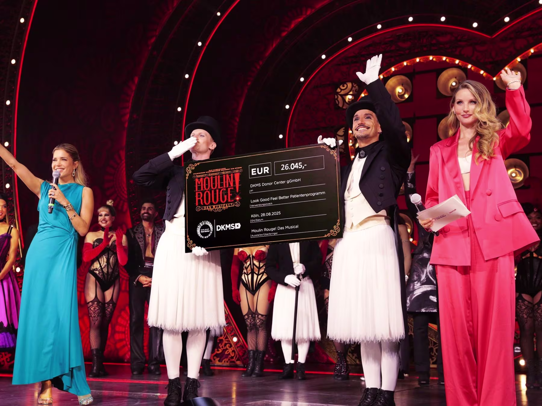 Moulin Rouge! Das Musical DKMS Spendenscheckübergabe