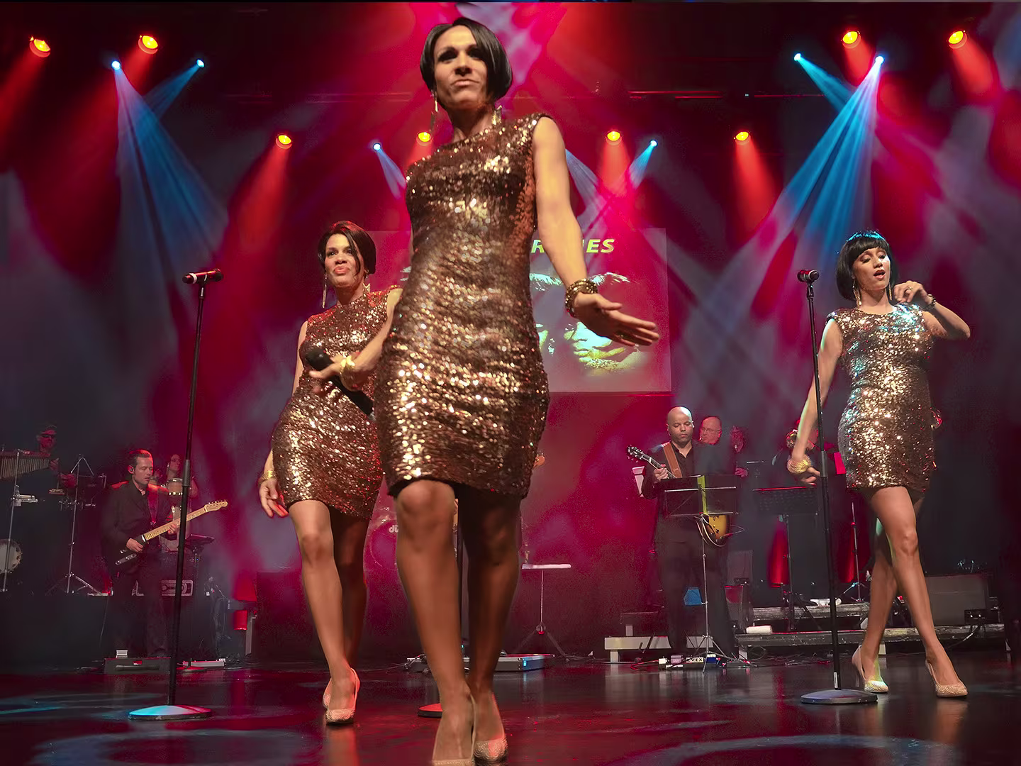 Performende Sängerinnen auf der Bühne während The Sound of Motown.