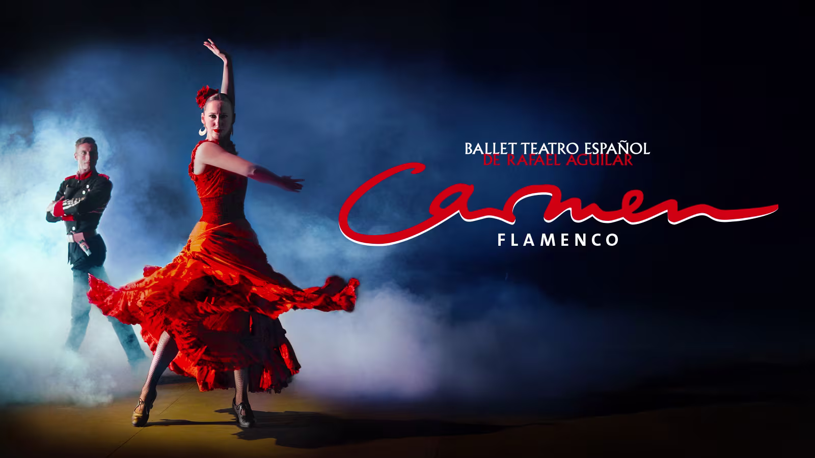 Eine Flamenco Tänzerin posiert in rotem Kleid vor nebeligem, blauen Hintergrund. Schrägt hinter ihr steht ein Mann. Neben ihr das Logo von Carmen Flamenco in rot und weiß.