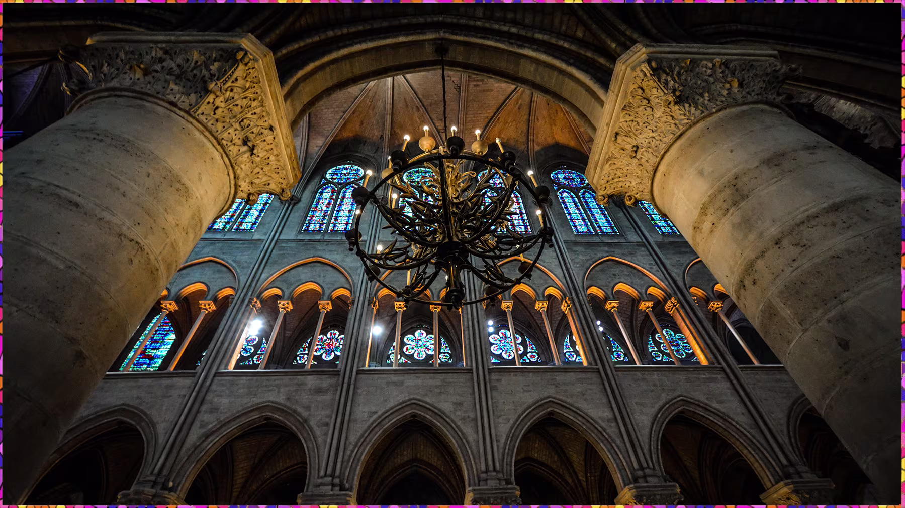 Das Bauwerkt Notre Dame von innen