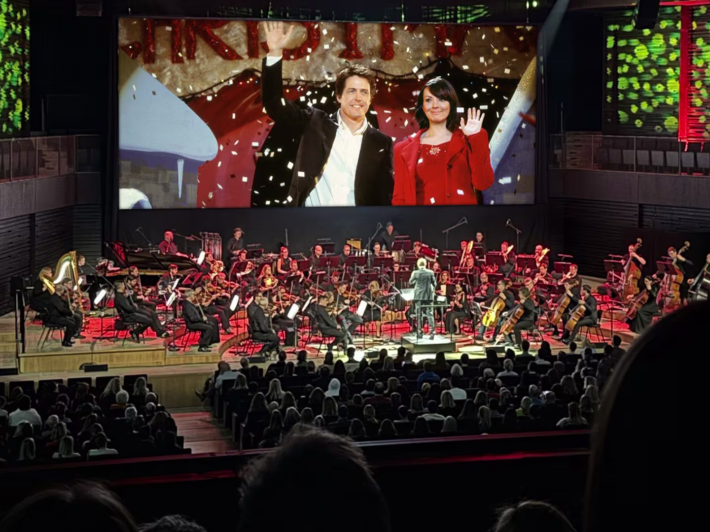 Orchester während des Stückes "Tatsächliche Liebe"