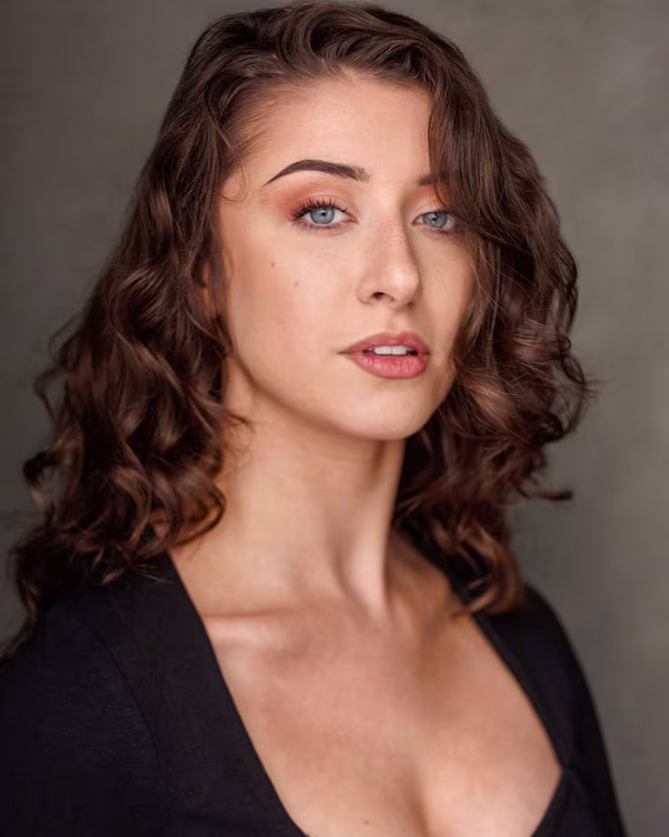 Porträt des Mrs. Doubtfire Cast-Mitglieds Lilian Nikolic