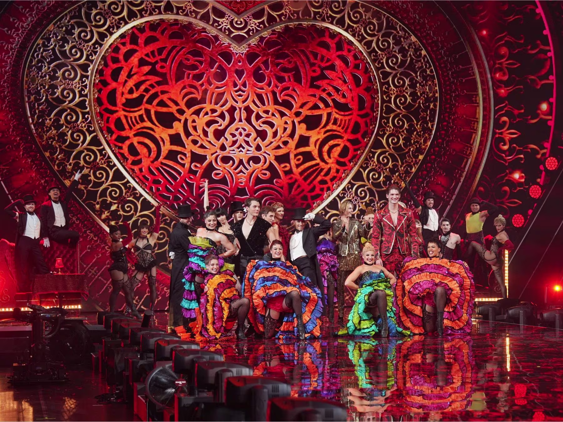 Moulin Rouge! Das Musical beim Finale von Germanys next Topmodel Opening auf der Bühne