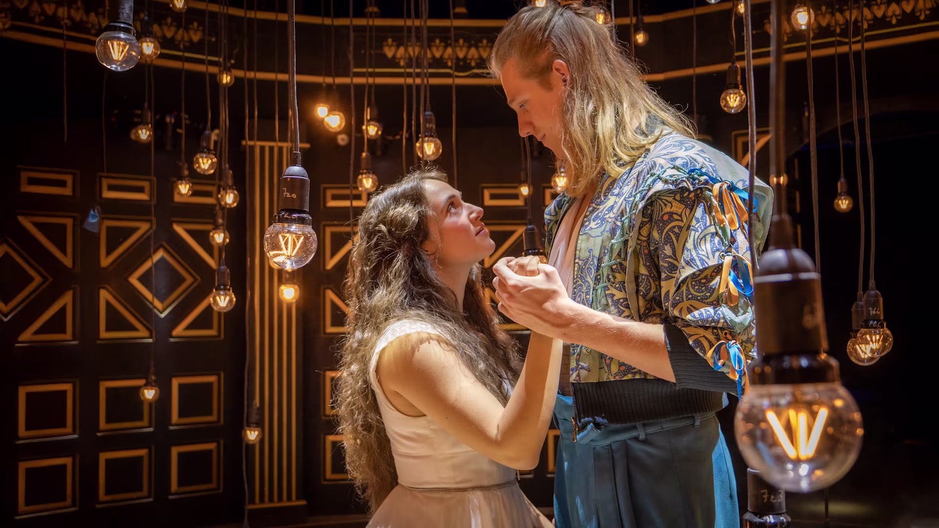romeo-und-julia-stage-L-3840x2160