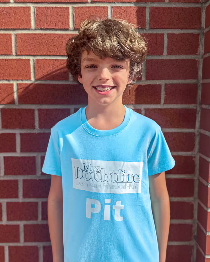 mrs-doubtfire-young-cast-Pit-credit-Sandra-Jesorsky-736x920-2025