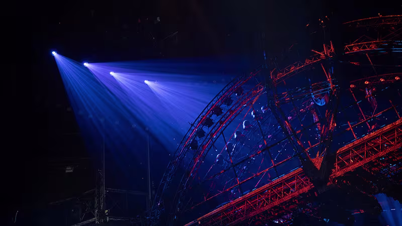 Starlight Express, Bühne mit Beleuchtung