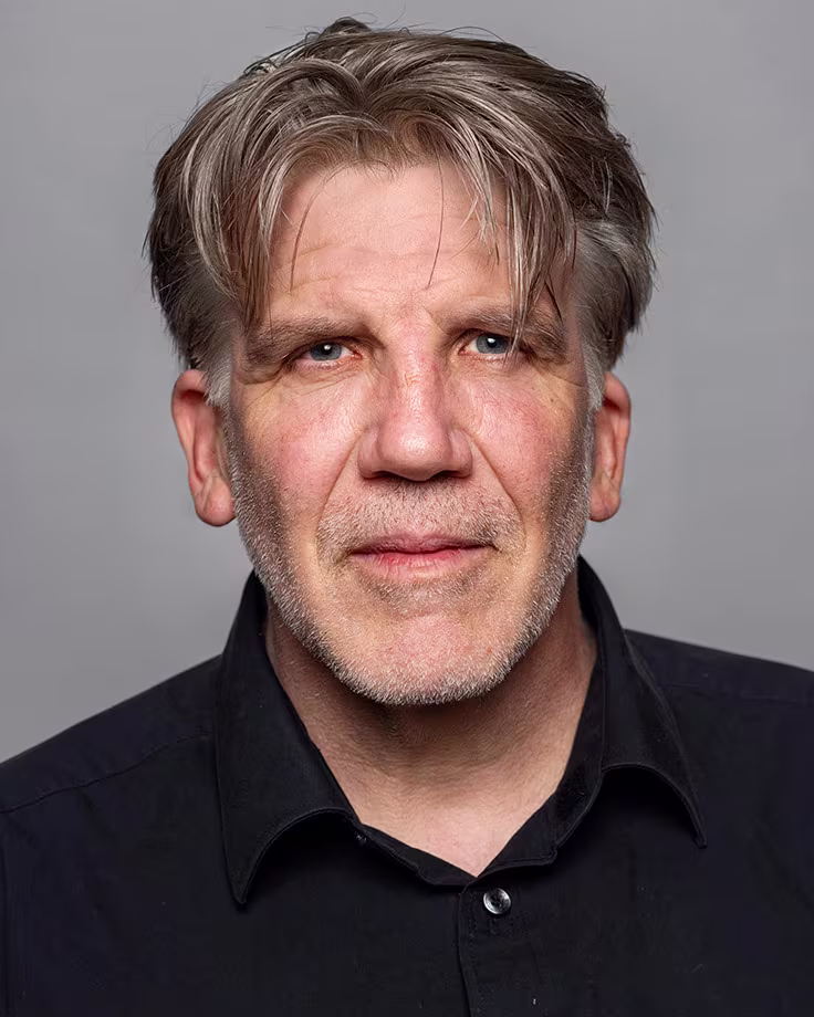 harry-potter-cast-jan-hinnerk-arnke-credit-maren-martens-490x631-2025