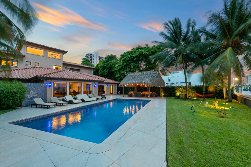 Los Angeles, Miami and Cabo Rentals Available This Summer - Image 11