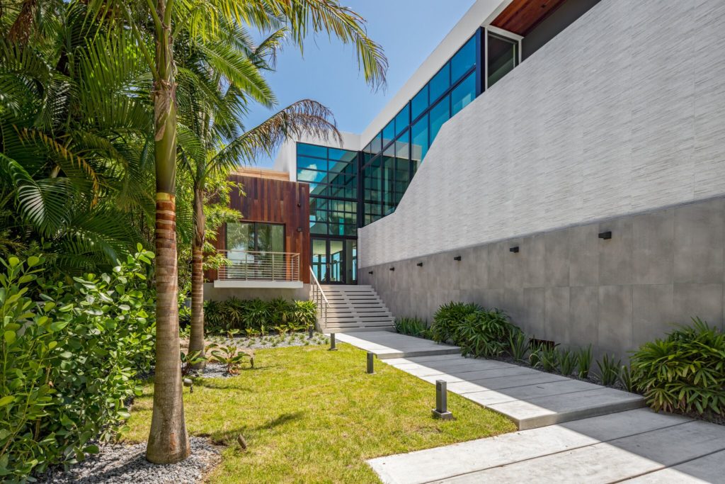 Book your luxurious Super Bowl accommodation now! - Image 11