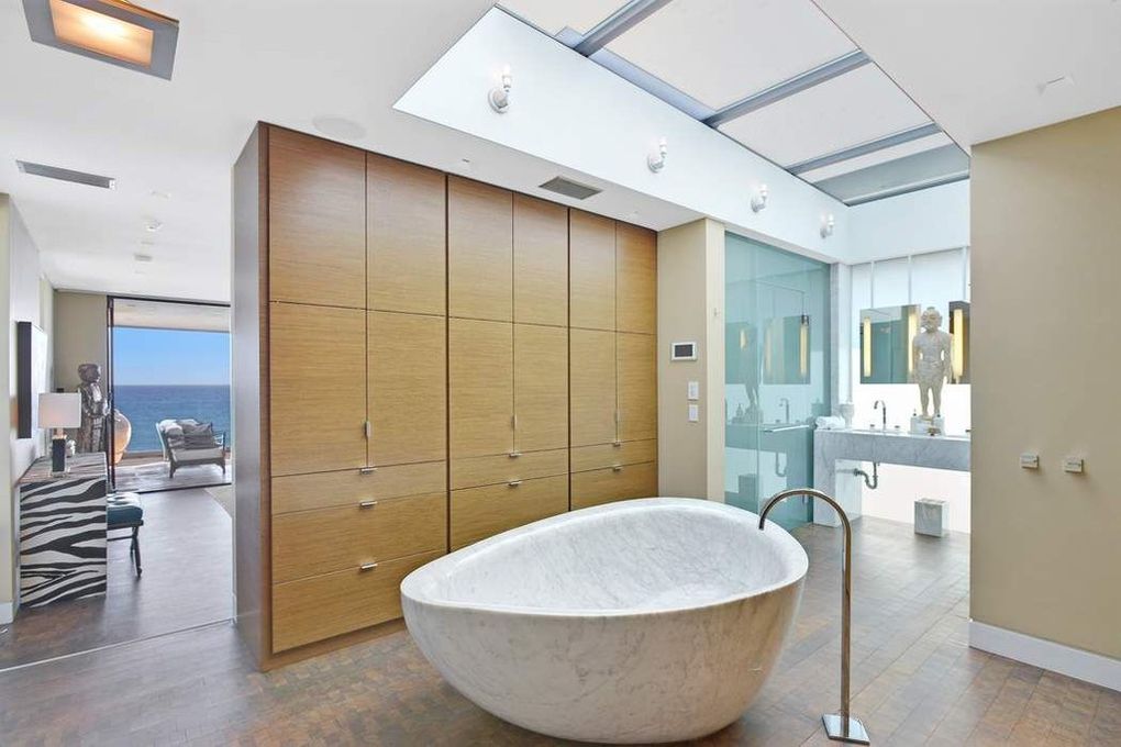 Luxury Rentals in Malibu - Image 1