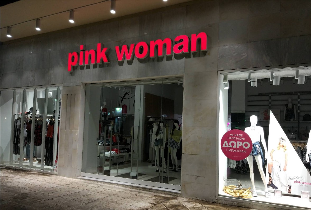 pink-woman-kerkyra