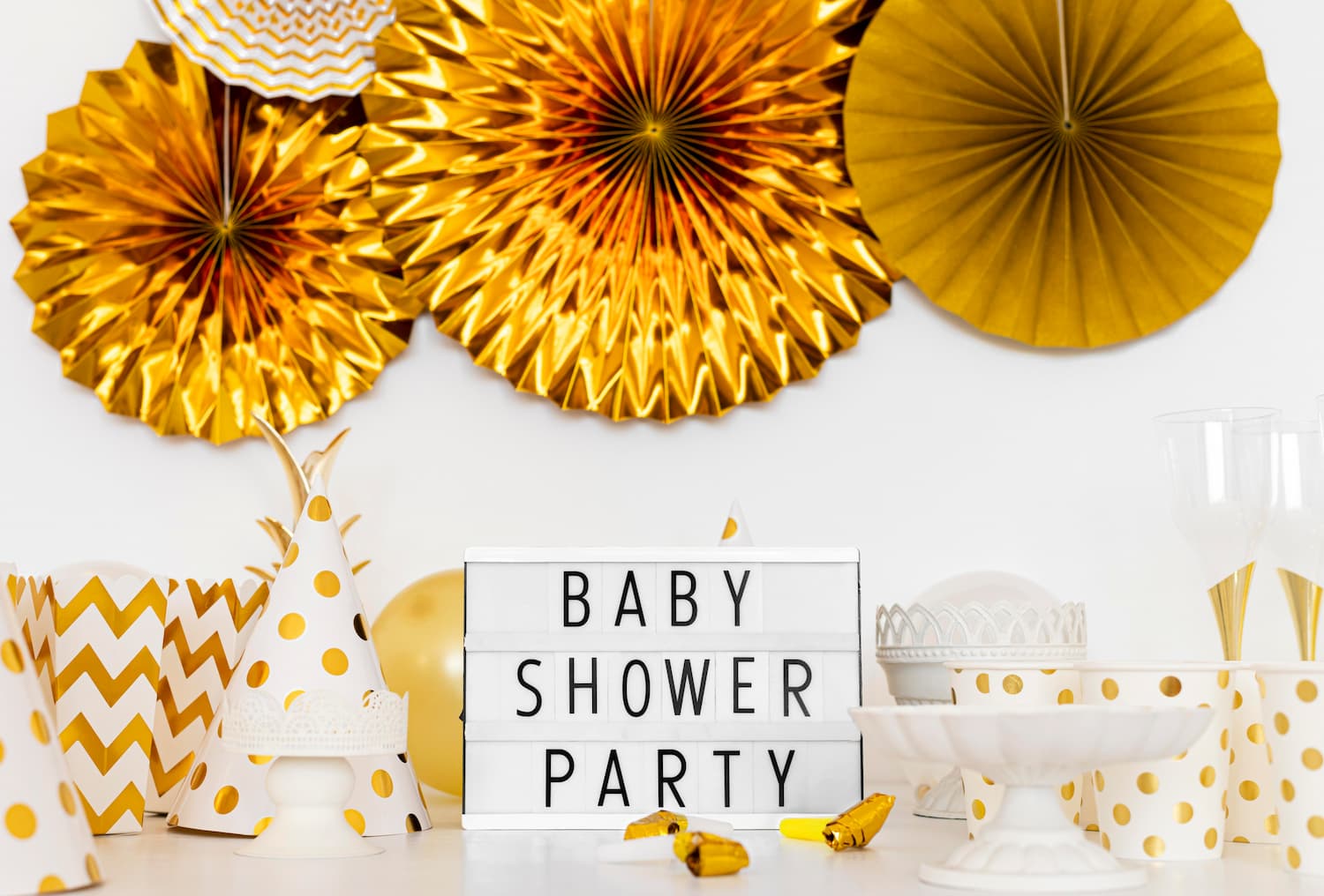 Baby shower: jak go zorganizować i co kupić? Pomysły, porady i inspiracje