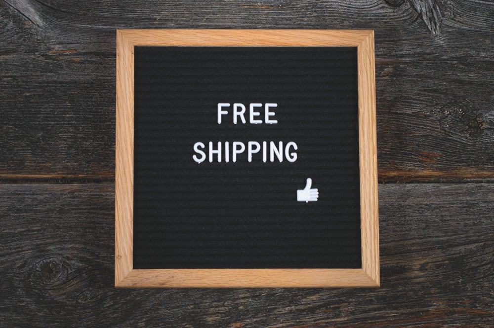 Letter sign that says free shipping