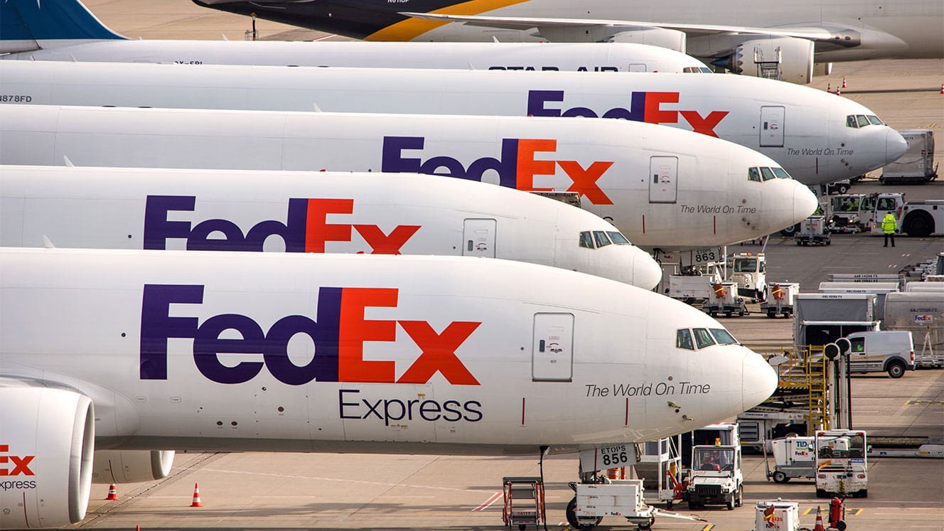 fedex planes lined up