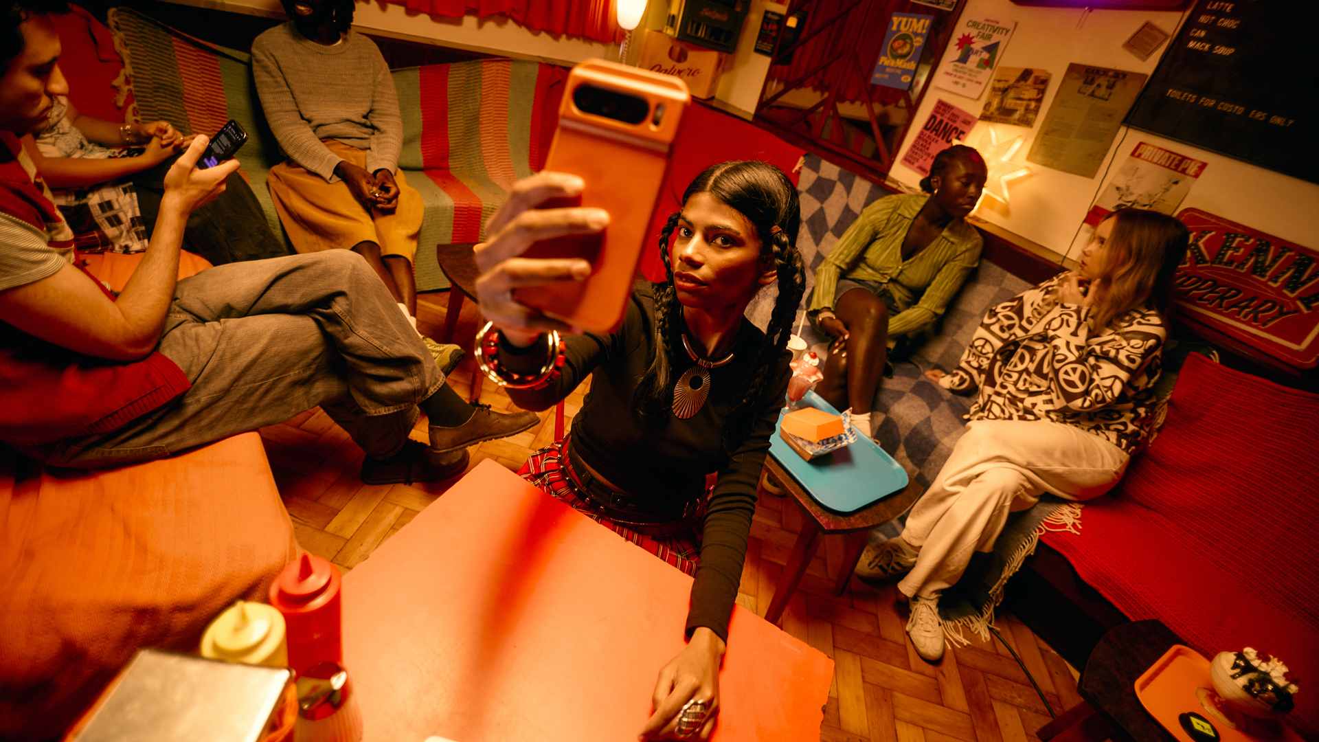 Boosted £10 For 100gb + Unlimited Data For Social Media & Your First Month Free