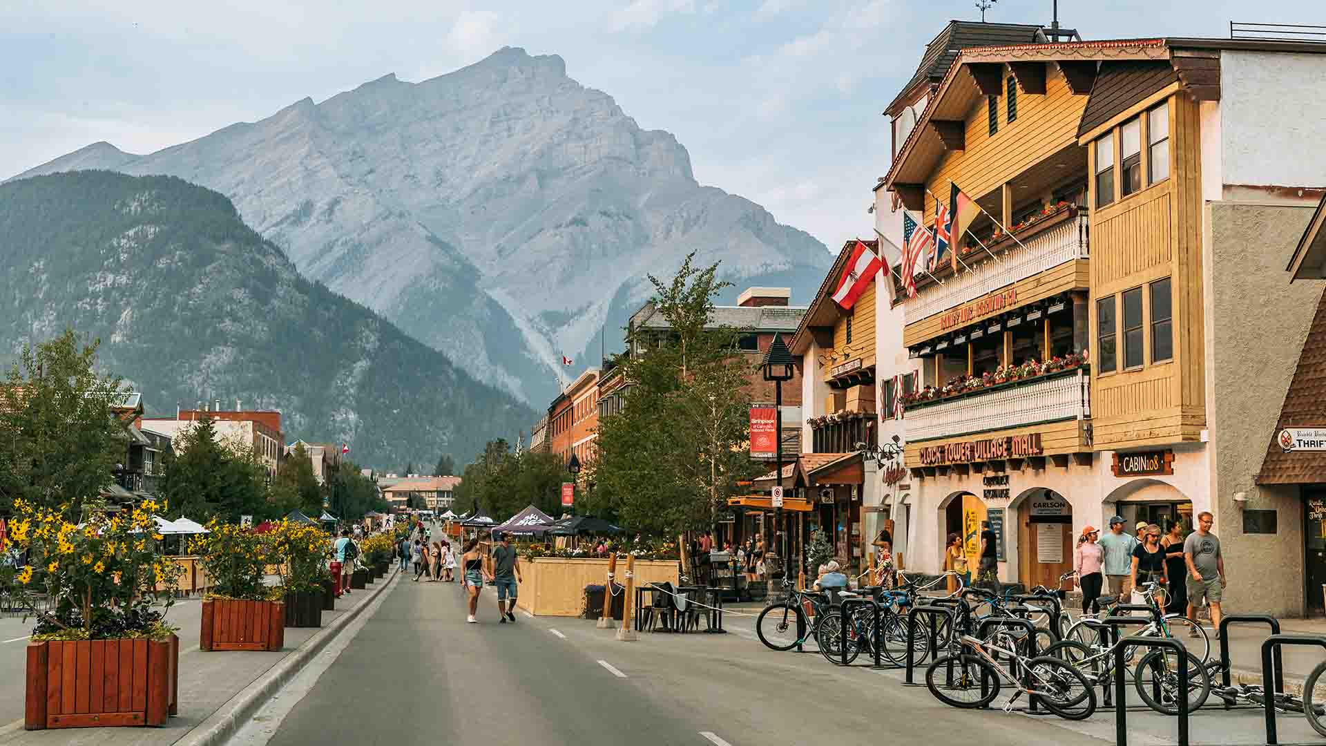 GET 10% OFF HOTELS AND EXPLORE A WORLD OF TRAVEL WITH EXPEDIA