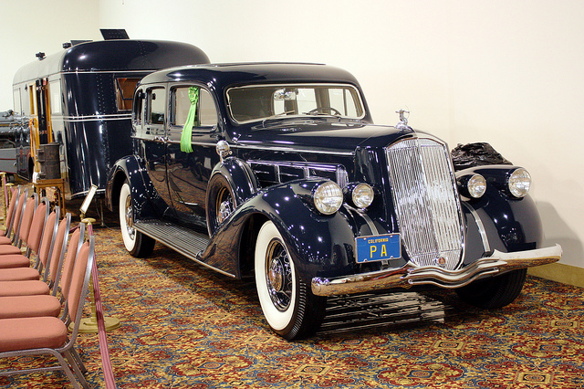 Roarington Metaland: Pierce-Arrow 1702 Enclosed Drive Limousine