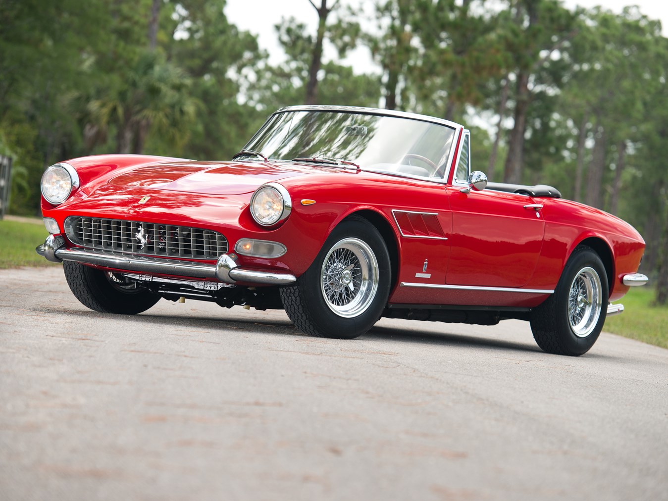 275 GTS image