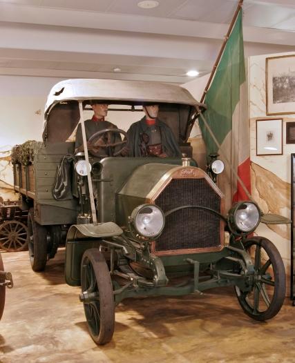18P Camioncino militare image