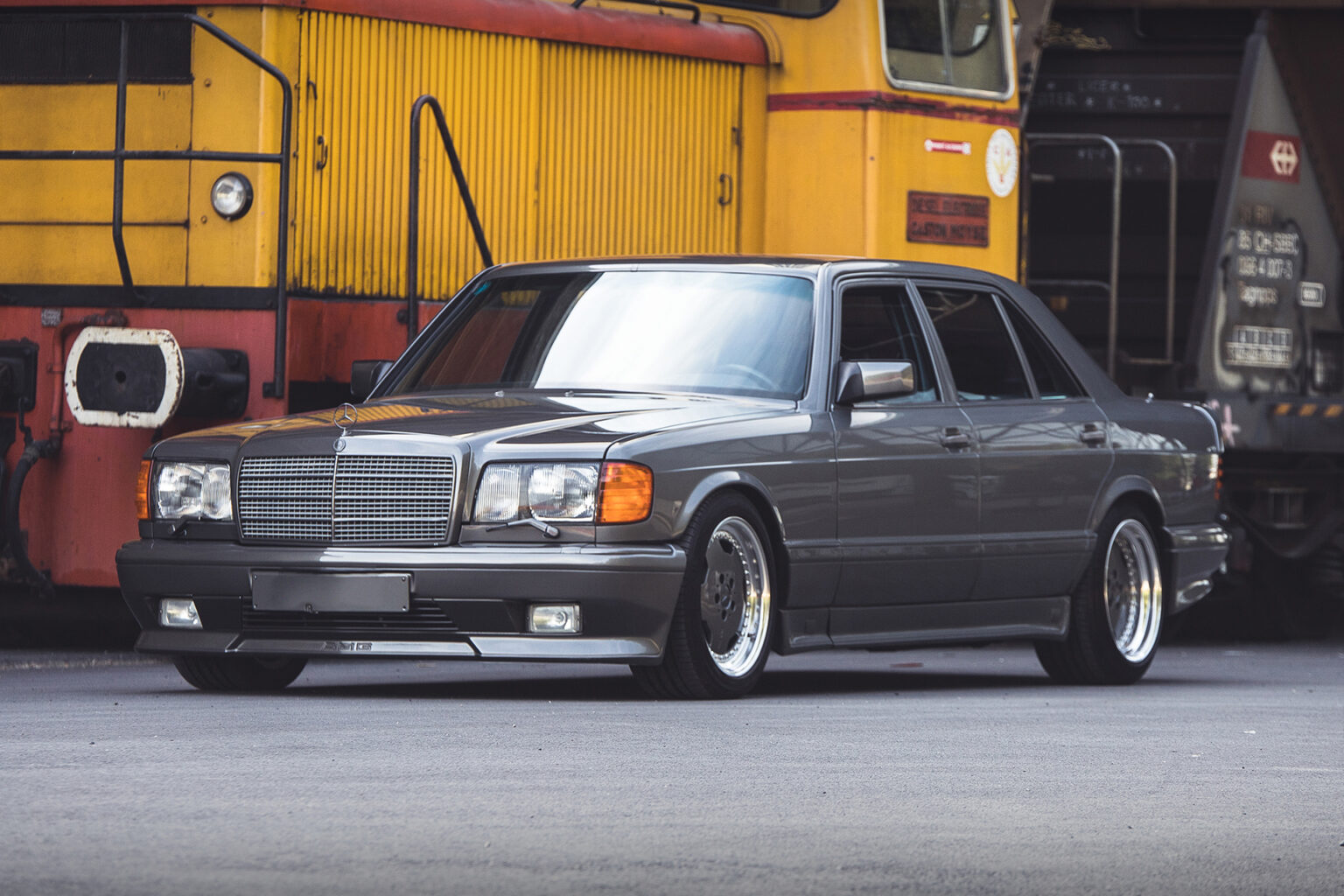 7-1989-Mercedes-Benz-560-SEL-1536x1024