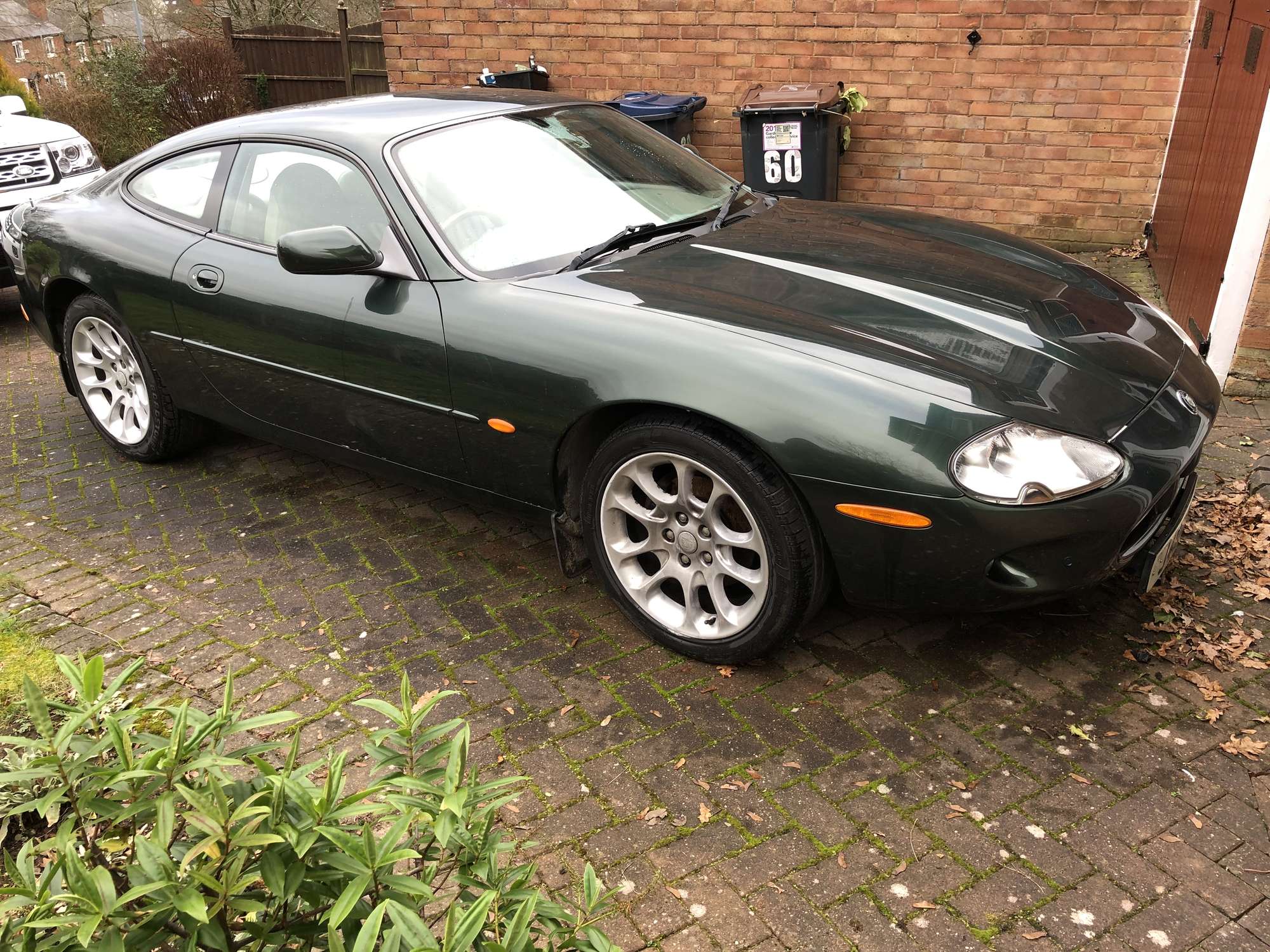 6-1998-Jaguar-XK8-Coupé