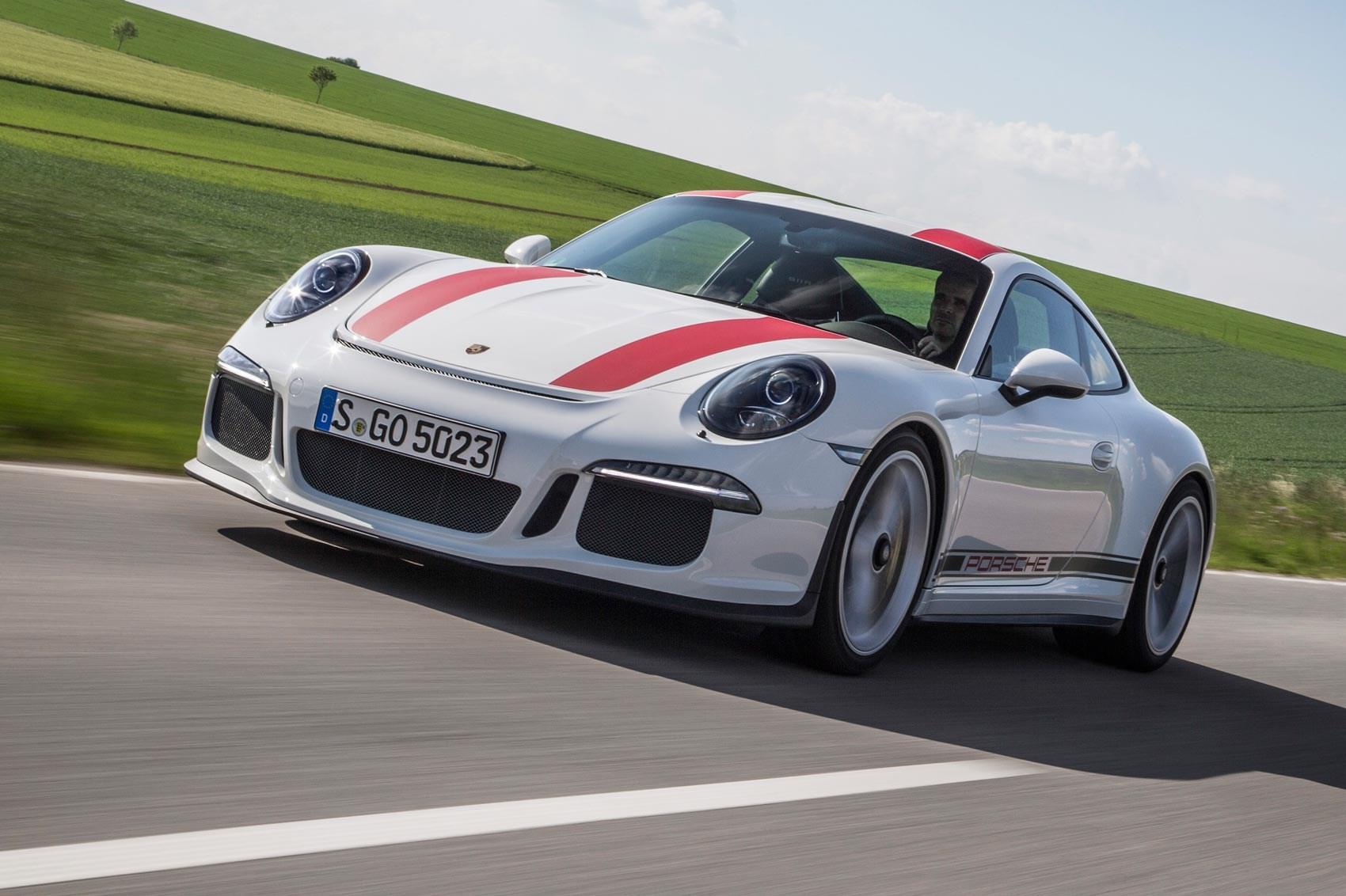911 R image 1
