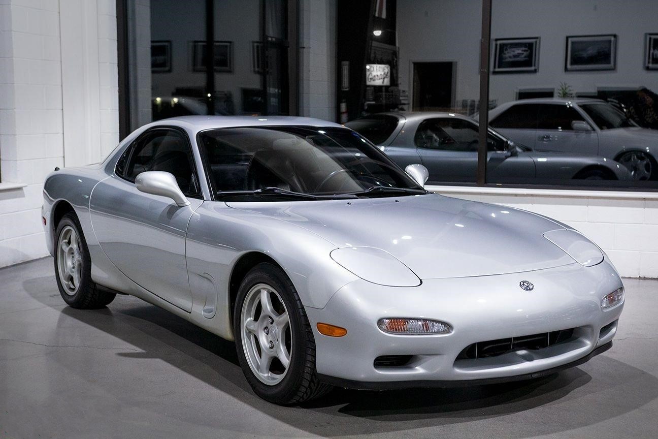 RX-7 image 2