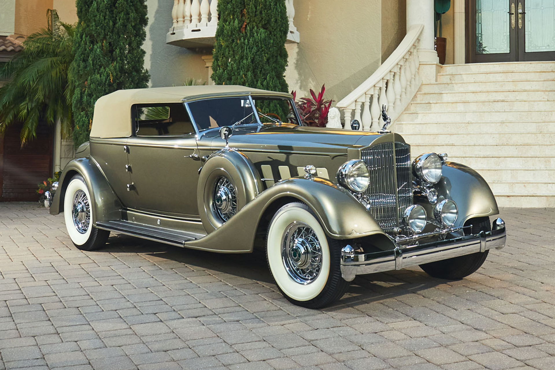 9-1934-Packard-Twelve–Individual-Custom-Convertible-Victoria