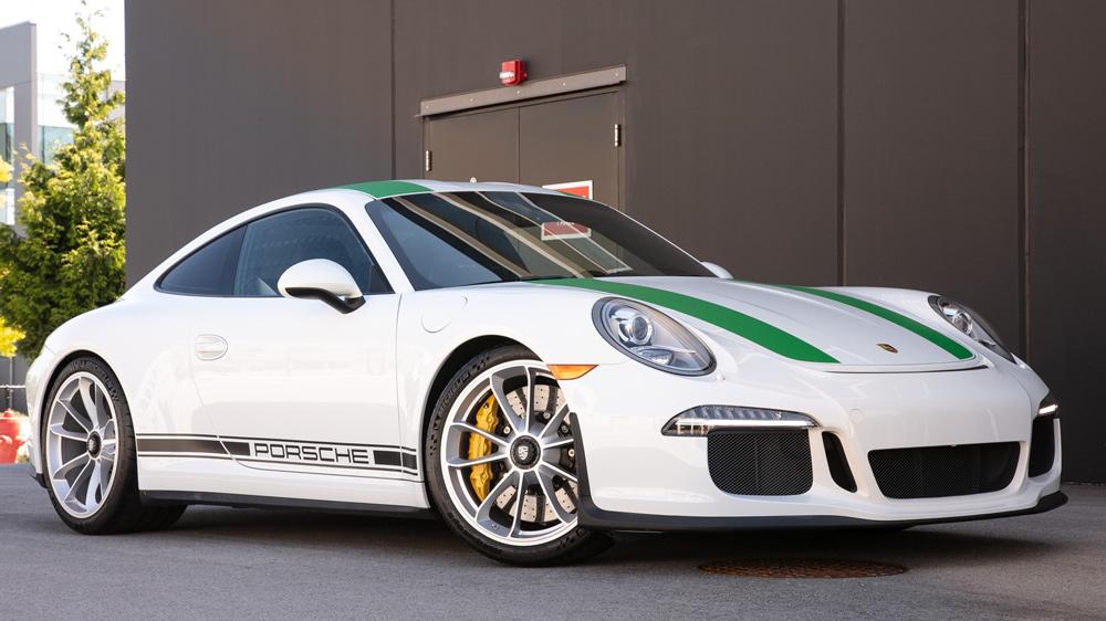 911 R image 2