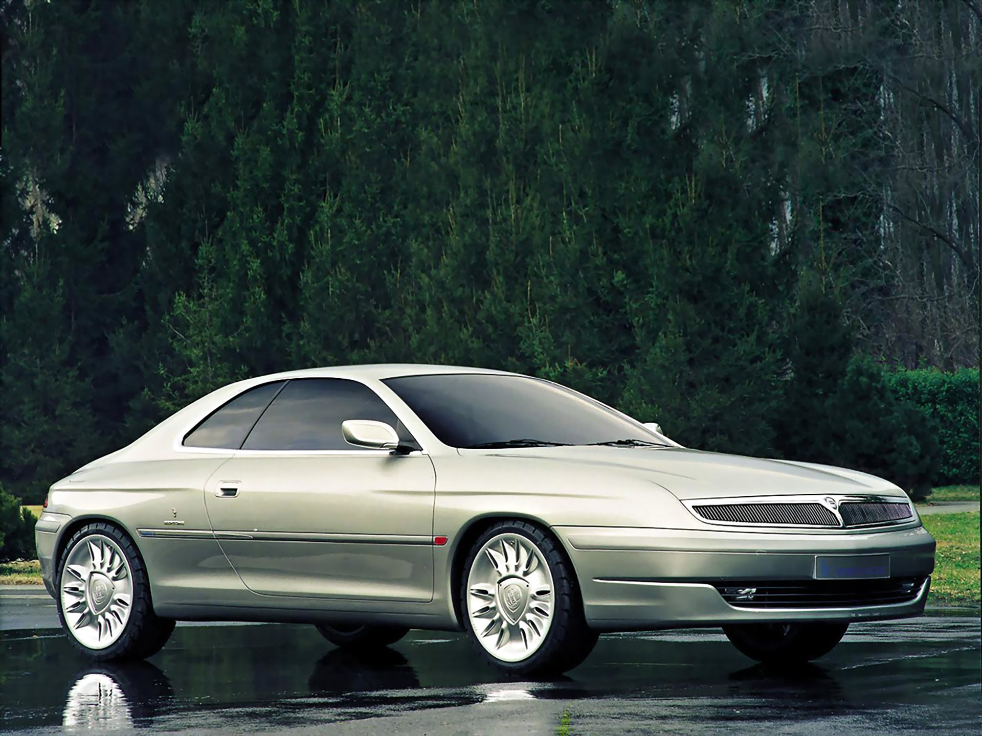 Broken Dreams: Lancia Bertone Kayak. Betrayed by its name?
